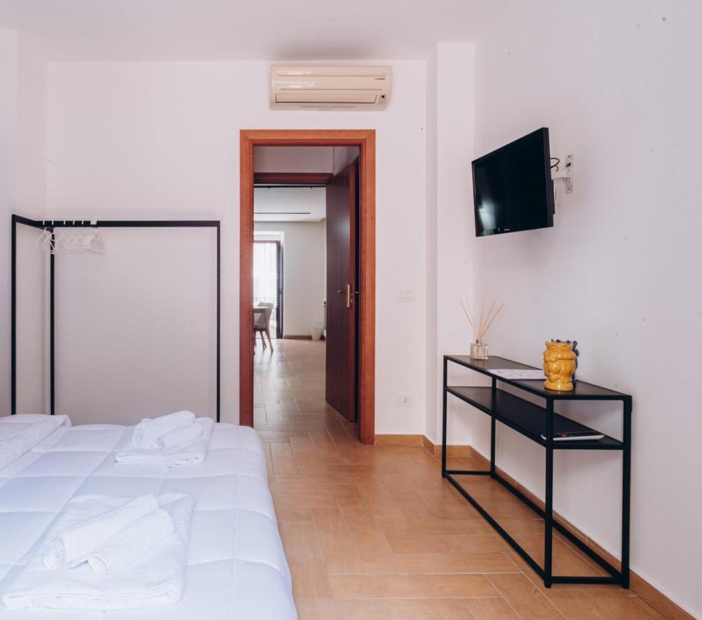 Kalos Apartments Катанія Екстер'єр фото